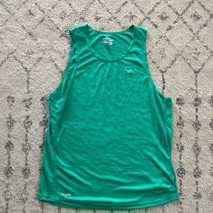 L Saucony Running Tank